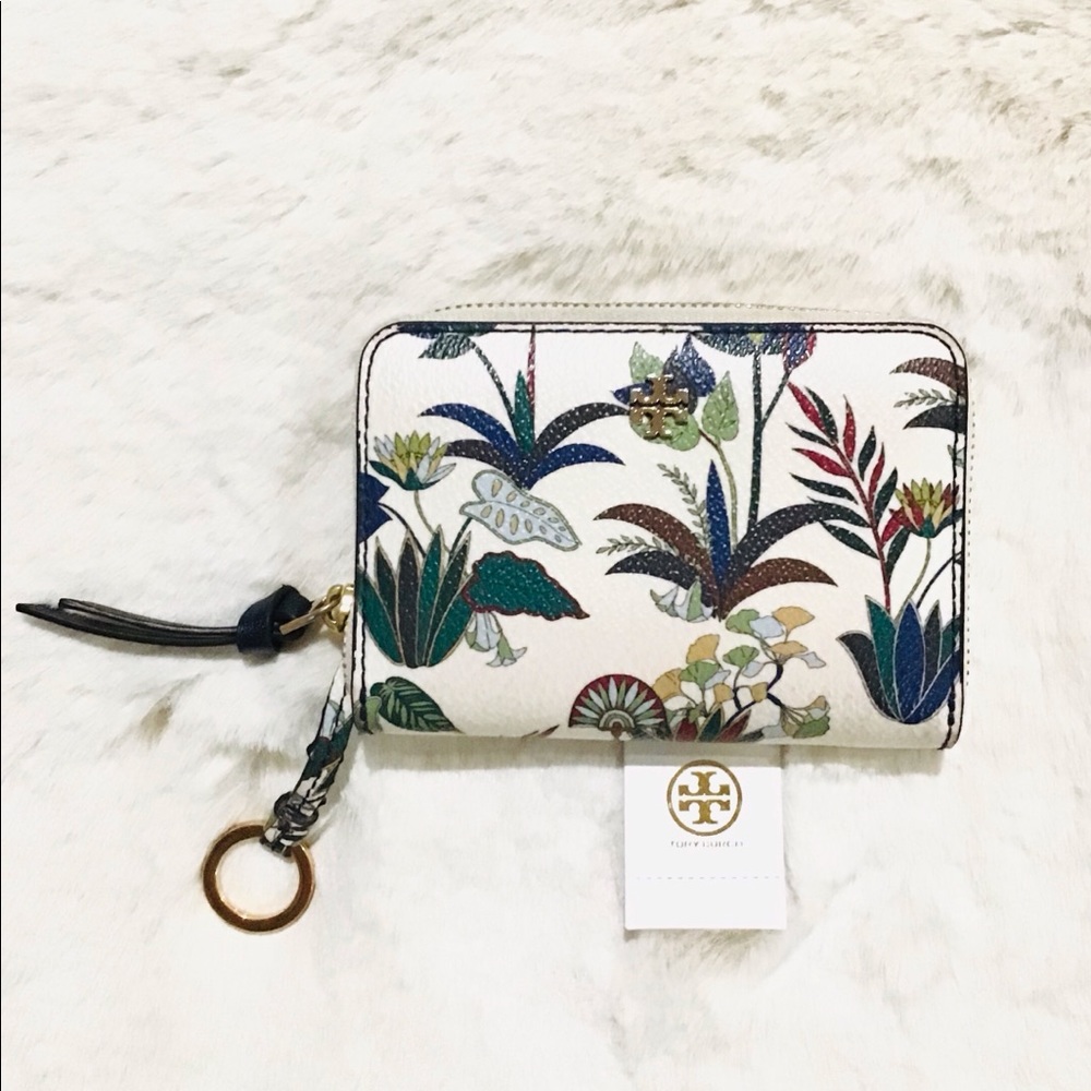 FLASH 🆕⬇️ Tory Burch Kerrington Zip Coin Case